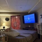 OhGeni Queen Air Mattress with Built in Pump. Inflatable Blow Up Mattress 18 Raised Comfort.Upgraded Surface Portable Mattress. Air Bed for Camping. Home and Guest. Colchone Inflable. 650 lbs Max photo review