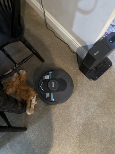 Shark AI Ultra Voice Control Robot Vacuum with Matrix Clean Navigation. Home Mapping. 60-Day Capacity. XL Self-Empty Base for Homes with Pets. Carpet & Hard Floors. Cool Grey photo review