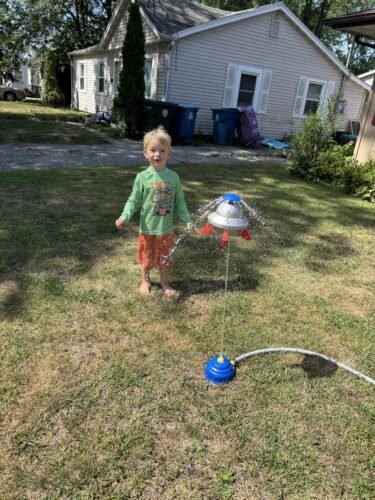 COCASES Water Sprinkler for Kids. UFO Water Rocket with Light for Kid. Outdoor Summer Kids Sprinkler Water Toy Play for Yard Backyard Pool Lawn Garden Birthday Gift for Boys Girls Ages 3-12 Year Old photo review