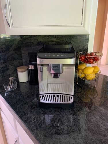 De'Longhi Fully Automatic Coffee Machine MAGNIFICA START Bean-to-Cup Espresso Machine Perfect for Espresso. Americano. Cappuccino. Latte Macchiato- ECAM220.31.SB Silver/Black (UAE ESMA Certified) photo review