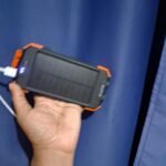 BLAVOR Solar Power Bank 10.000mAh. Portable Wireless Charger. 20W Fast Charging External Battery Pack with USB C for Cell Phones. Solar Panel Charging with Dual Flashlight for Camping photo review