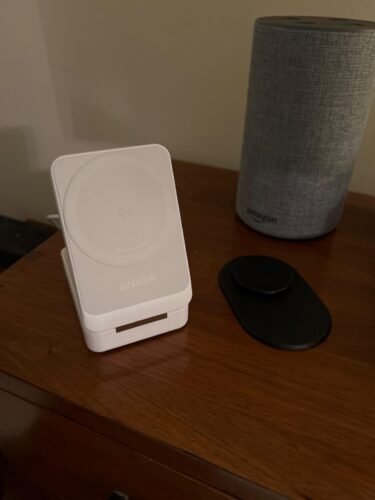 Anker MagGo 3 in 1 iPhone 17 Charging Station. MagSafe-Compatible Wireless Charger Stand. Qi2 Certified 15W Foldable Charger for iPhone 17/16/15/14/13/12. AirPods. Apple Watch Ultra(Adapter Included) photo review