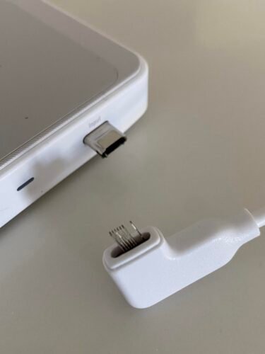 Anker MagGo 3 in 1 iPhone 17 Charging Station. MagSafe-Compatible Wireless Charger Stand. Qi2 Certified 15W Foldable Charger for iPhone 17/16/15/14/13/12. AirPods. Apple Watch Ultra(Adapter Included) photo review