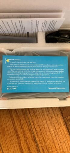 BLAVOR Solar Power Bank 10.000mAh. Portable Wireless Charger. 20W Fast Charging External Battery Pack with USB C for Cell Phones. Solar Panel Charging with Dual Flashlight for Camping photo review