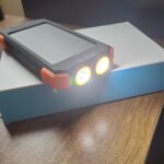 BLAVOR Solar Power Bank 10.000mAh. Portable Wireless Charger. 20W Fast Charging External Battery Pack with USB C for Cell Phones. Solar Panel Charging with Dual Flashlight for Camping photo review