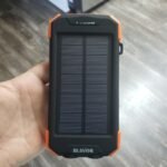 BLAVOR Solar Power Bank 10.000mAh. Portable Wireless Charger. 20W Fast Charging External Battery Pack with USB C for Cell Phones. Solar Panel Charging with Dual Flashlight for Camping photo review
