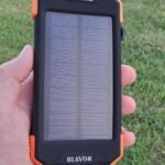 BLAVOR Solar Power Bank 10.000mAh. Portable Wireless Charger. 20W Fast Charging External Battery Pack with USB C for Cell Phones. Solar Panel Charging with Dual Flashlight for Camping photo review