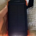 BLAVOR Solar Power Bank 10.000mAh. Portable Wireless Charger. 20W Fast Charging External Battery Pack with USB C for Cell Phones. Solar Panel Charging with Dual Flashlight for Camping photo review
